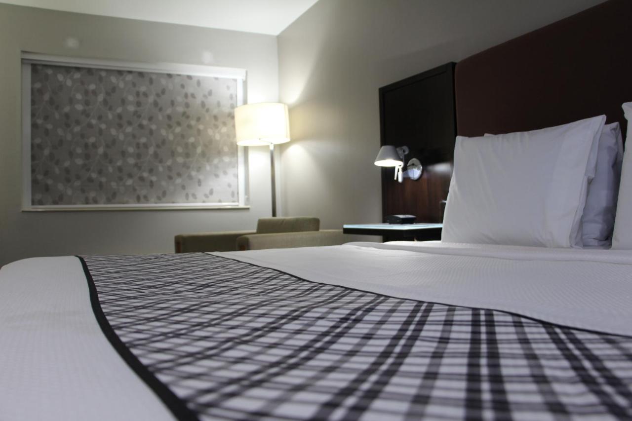 Westbridge Inn & Suites Carrollton Bagian luar foto