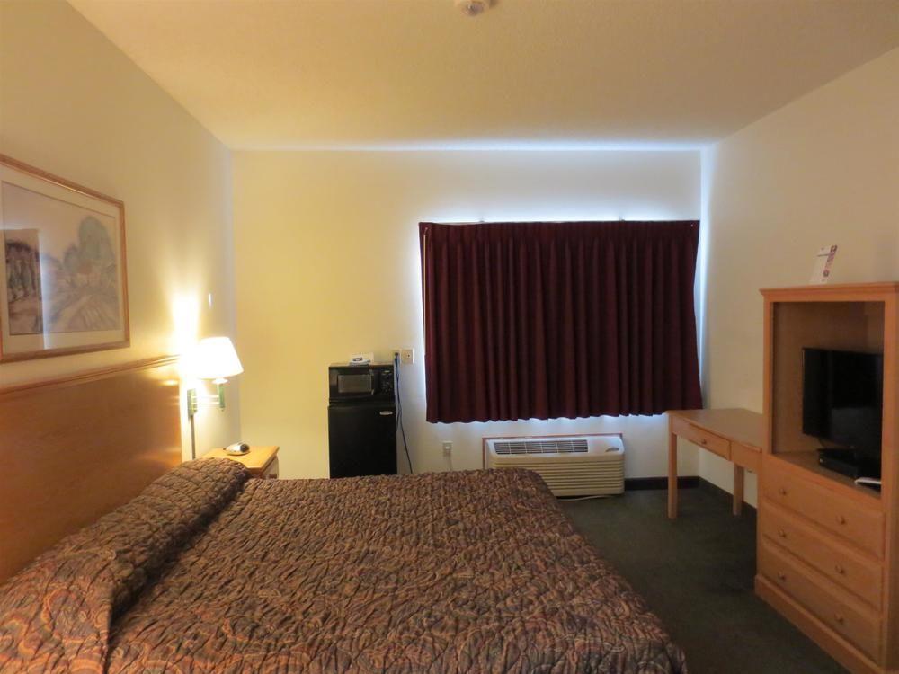 Westbridge Inn & Suites Carrollton Bagian luar foto
