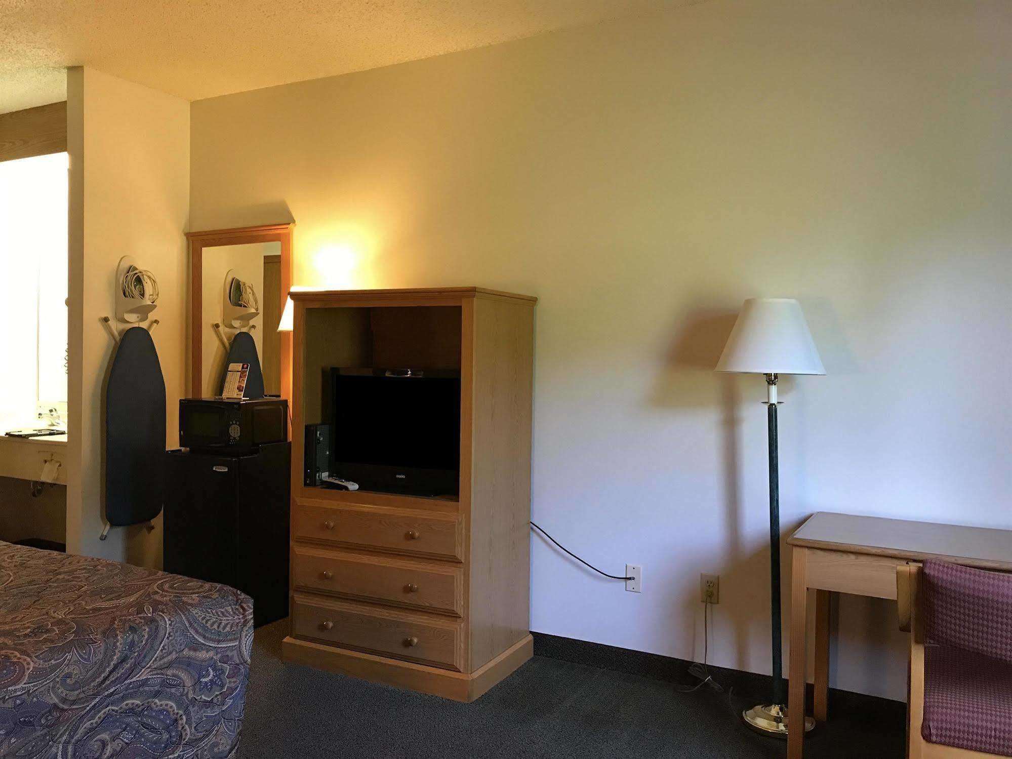Westbridge Inn & Suites Carrollton Bagian luar foto