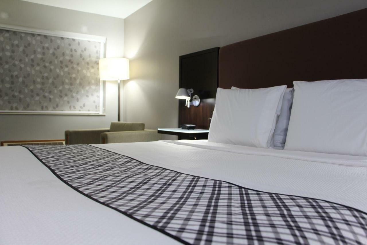 Westbridge Inn & Suites Carrollton Bagian luar foto