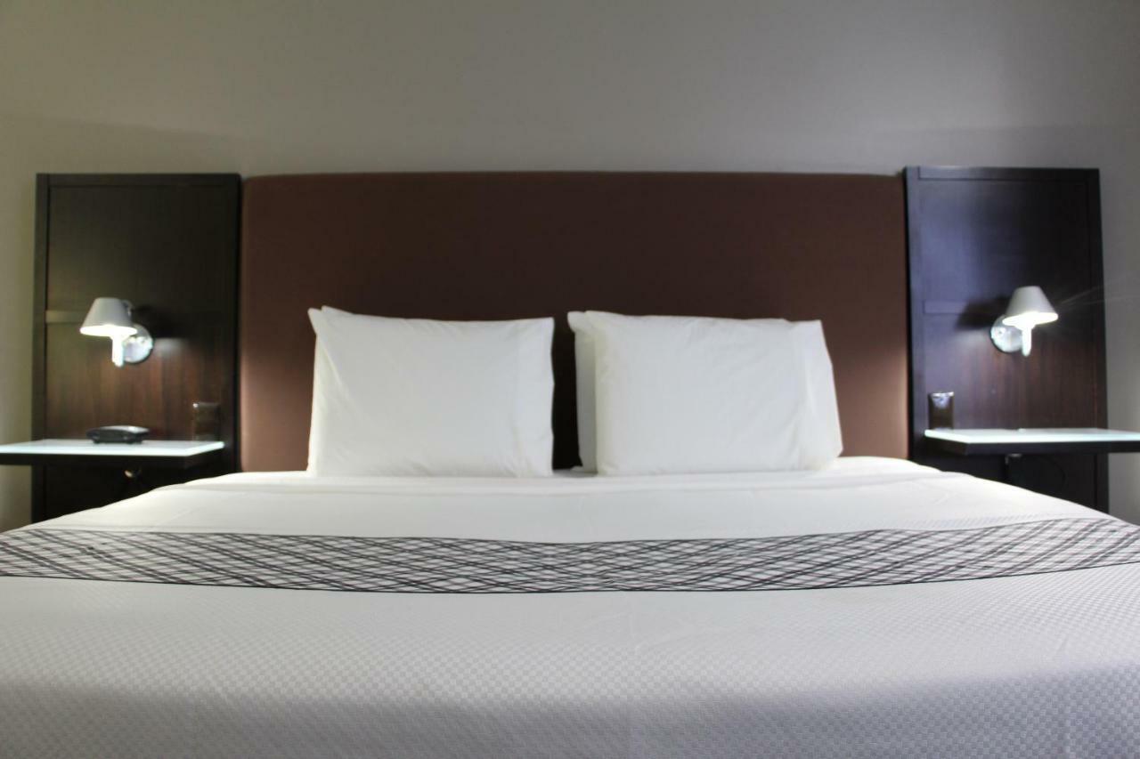 Westbridge Inn & Suites Carrollton Bagian luar foto