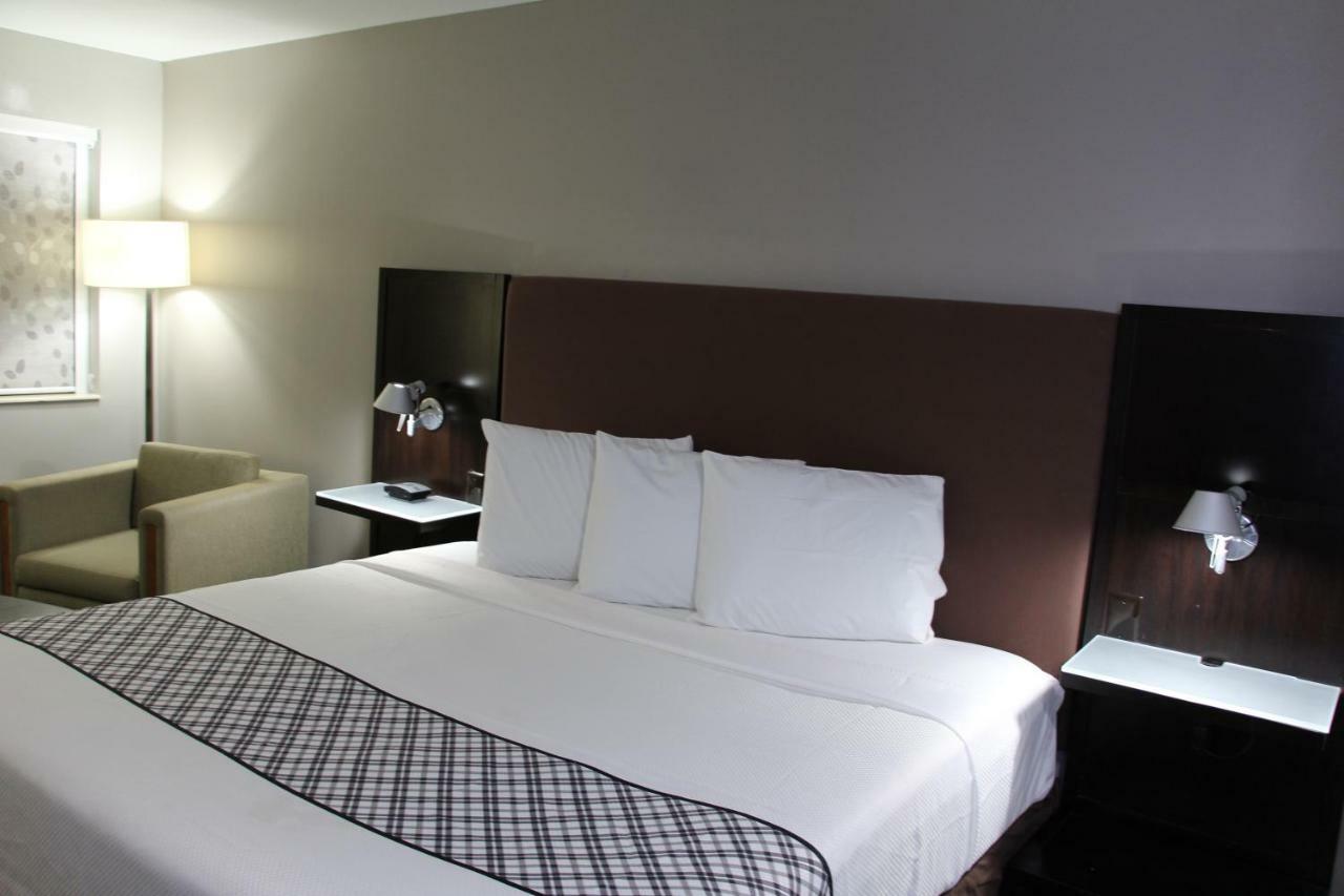 Westbridge Inn & Suites Carrollton Bagian luar foto